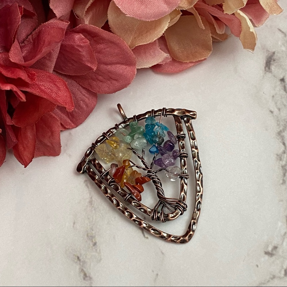 Quartz Crystal Tree of Life Healing Necklace - Picture 9 of 15